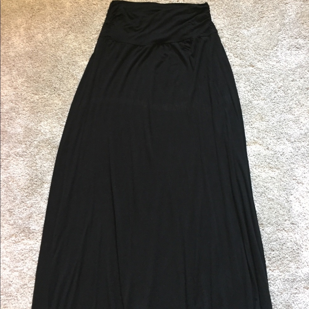 Long black maxi skirt